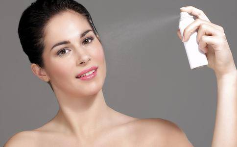 夏天脸部出油小妙招,夏天脸出油冬天又太干燥怎么回事