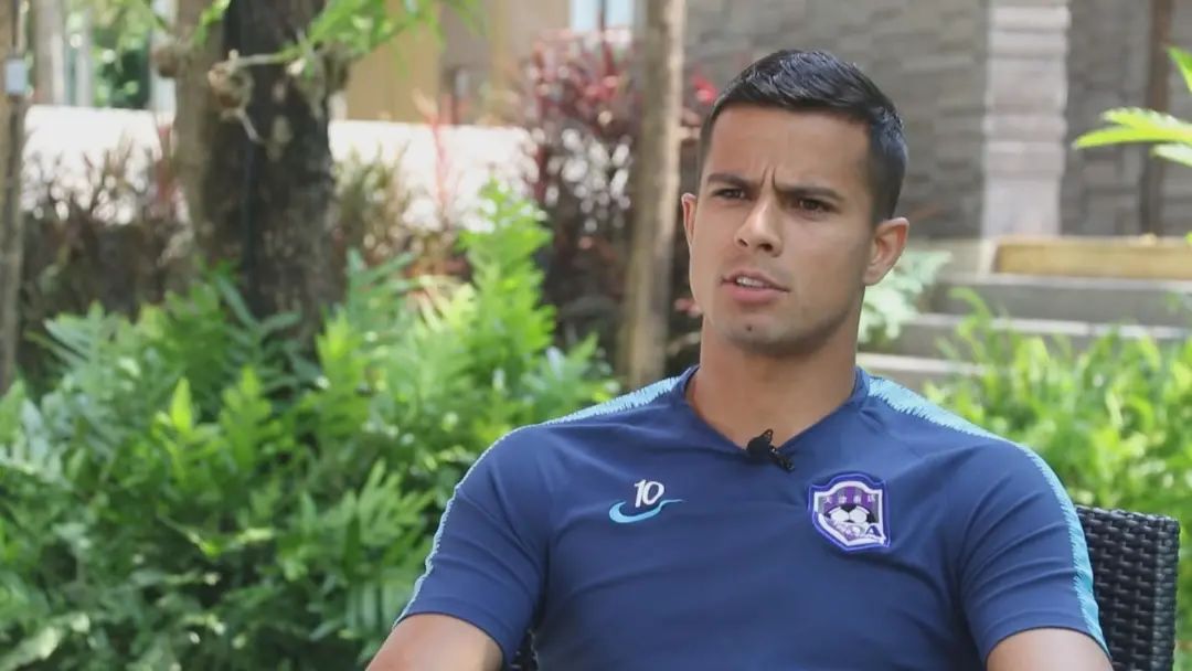 乔纳森加盟泰达图片,泰达乔纳森以前在巴西哪个队