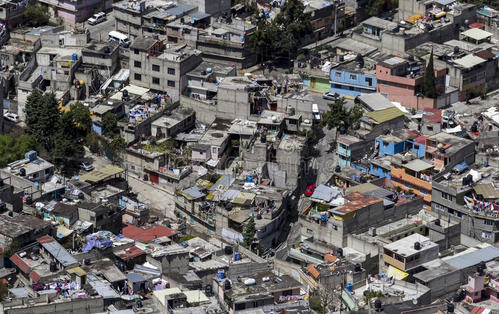 偷渡的墨西哥人，真的是美国的“吸血虫”吗