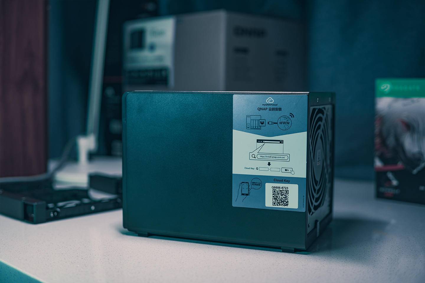 家庭娱乐影音中心，支持4K，威联通451D新人上手配置简介