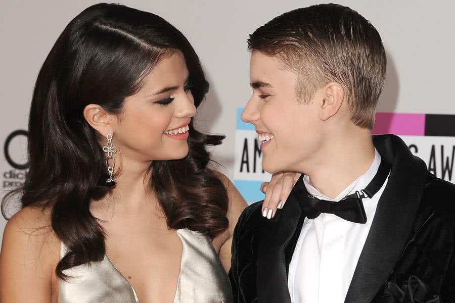 赛琳娜比伯loveyoulikesong现场,比伯和赛琳娜一起唱的歌