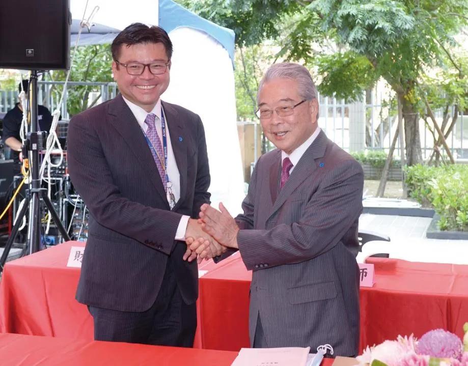 台湾工商大佬许胜雄的47岁独子接班，先到40年电源老厂挑大梁