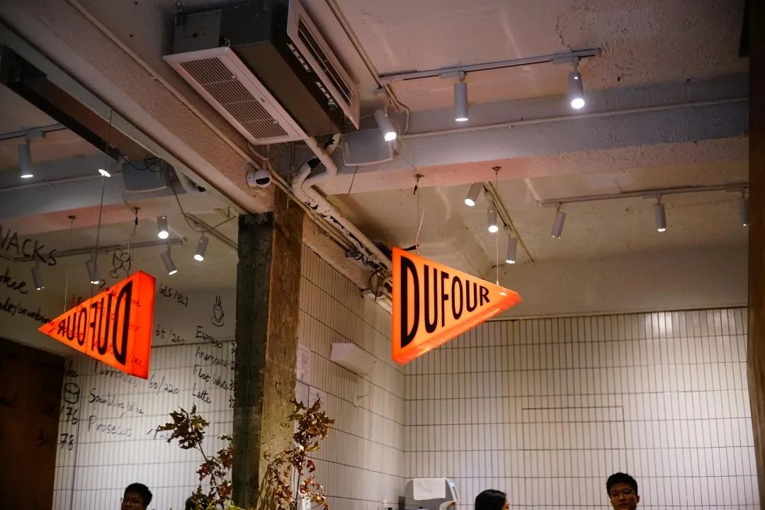 这条街，可能是全上海最时髦又接地气的