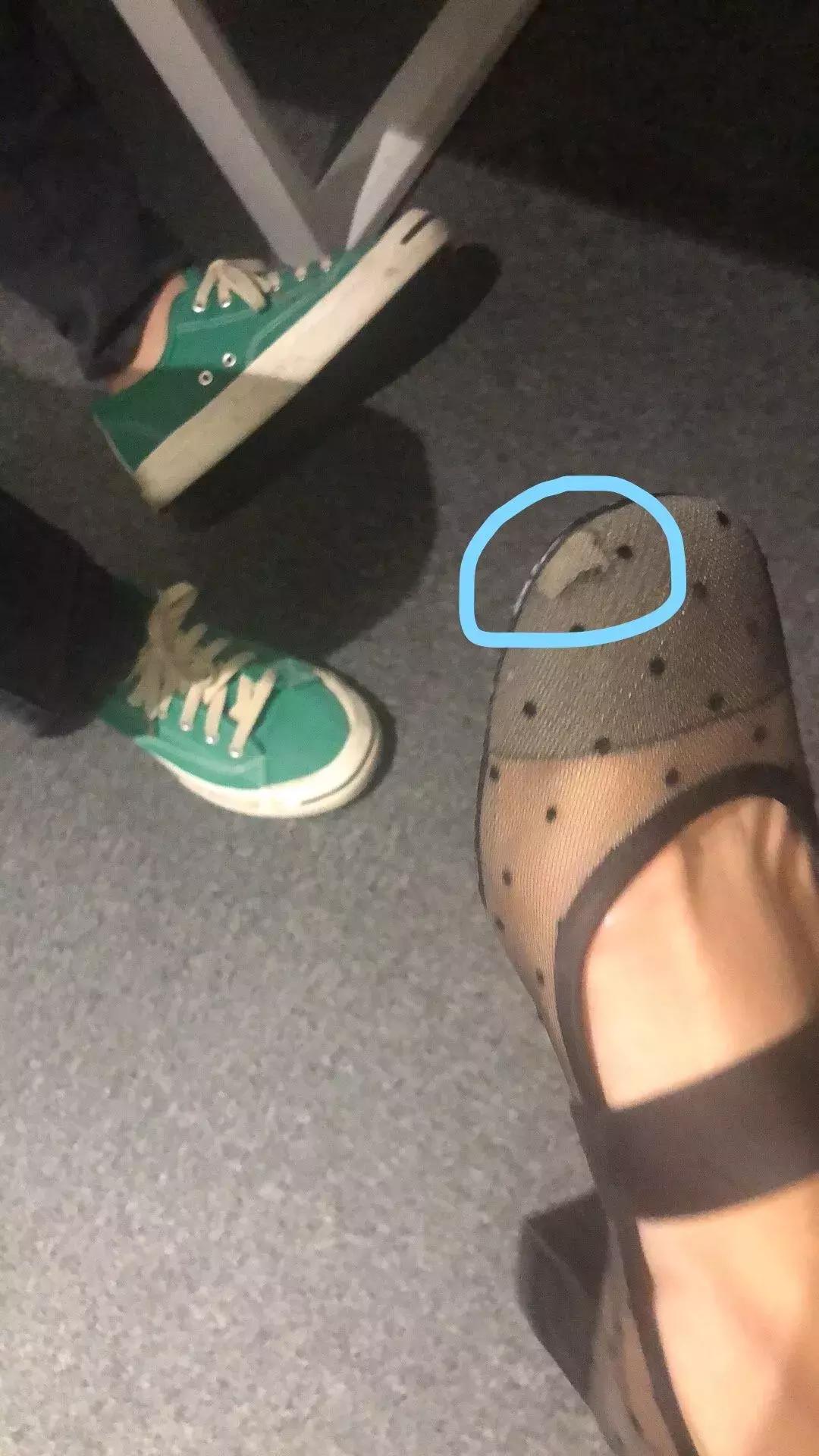 女子花8500买鞋子,女子花4万买迪奥怀疑是假货