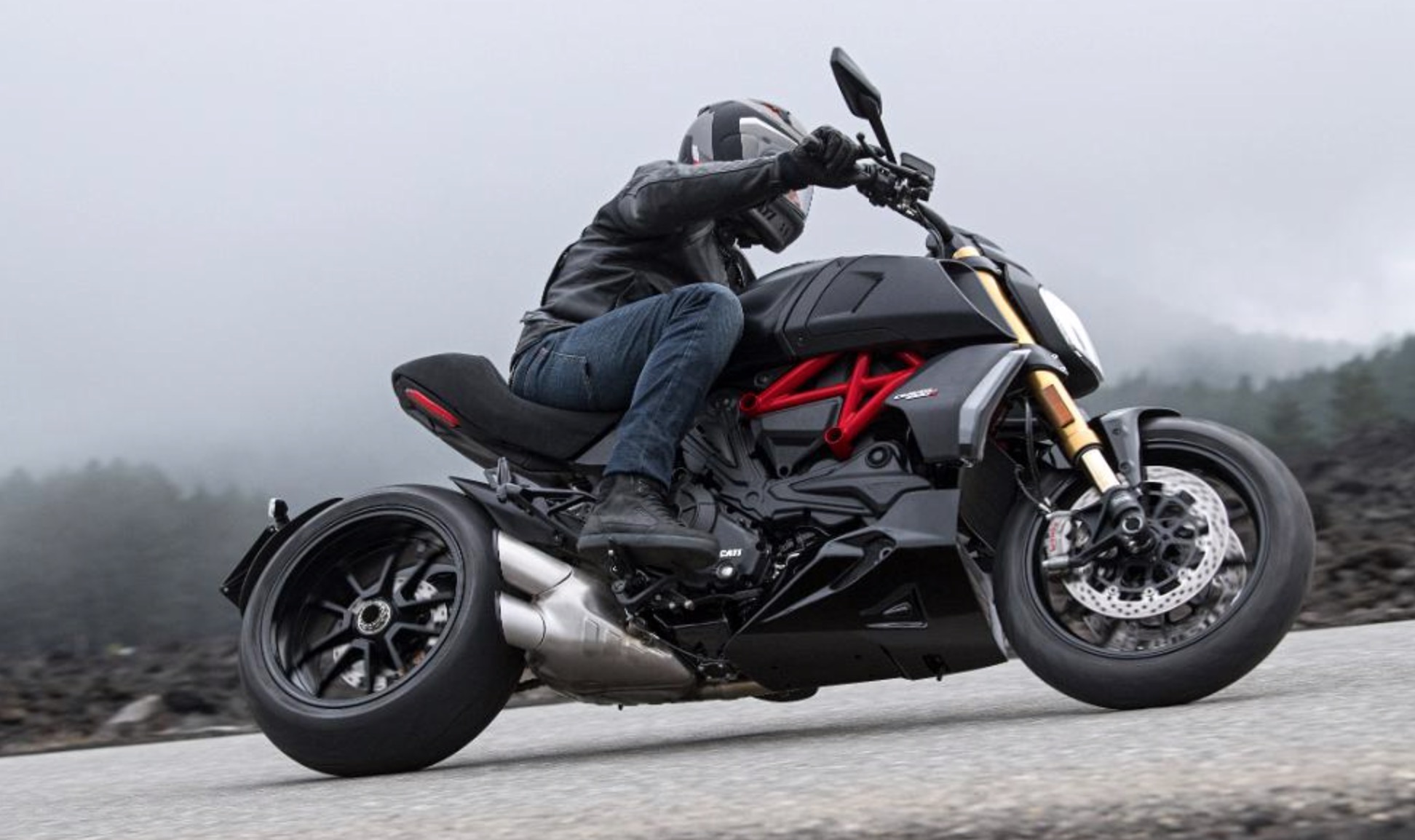 杜卡迪全新巡航版大魔鬼xdiavel,杜卡迪大魔鬼xdiavel版是自动挡吗