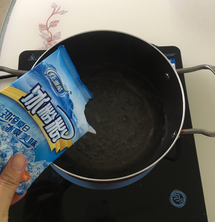 自制火龙果冰淇淋果冻,四川冰粉粉火龙果果冻