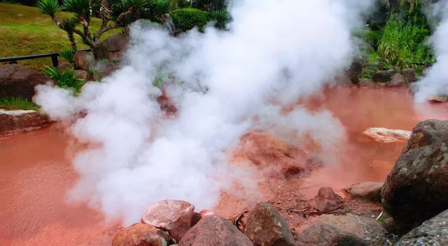 日本地狱谷温泉脏不脏,日本三大温泉之一有名的草津温泉