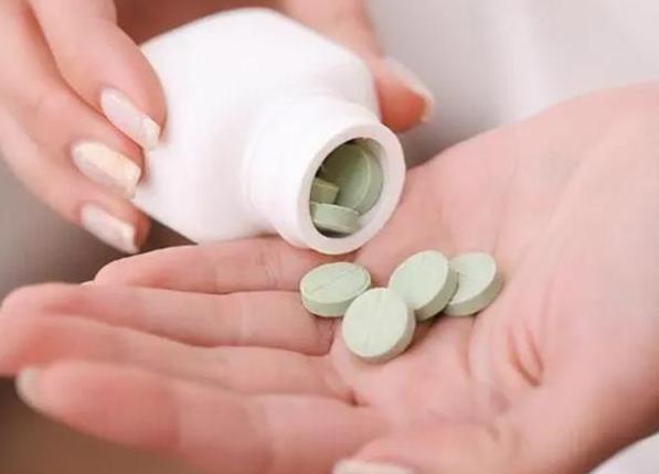 叶酸片可以预防胎儿哪些疾病,老年人吃叶酸片能预防老年痴呆吗