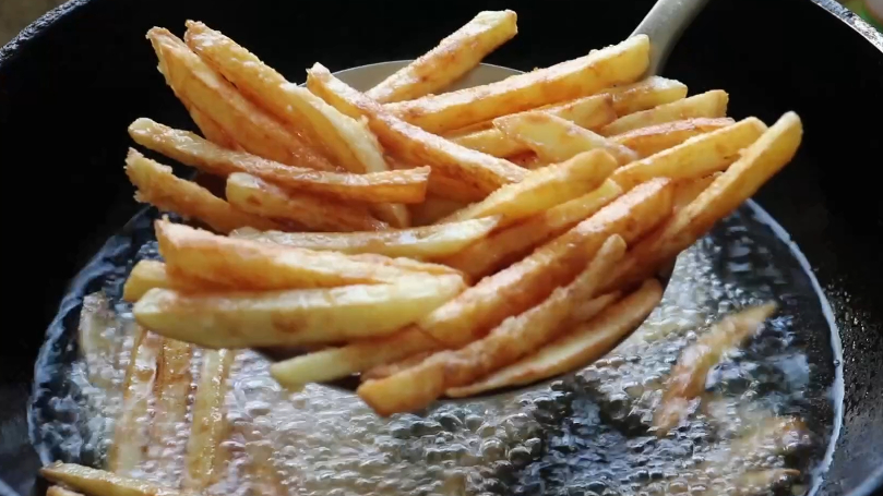 在家也能吃好吃的薯条,想吃薯条别去买了学会这种做法
