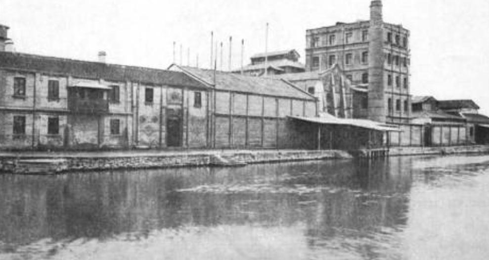 86年荣氏家族齐聚人民大会堂，*小平邓**：你们如杨家将，护国有功