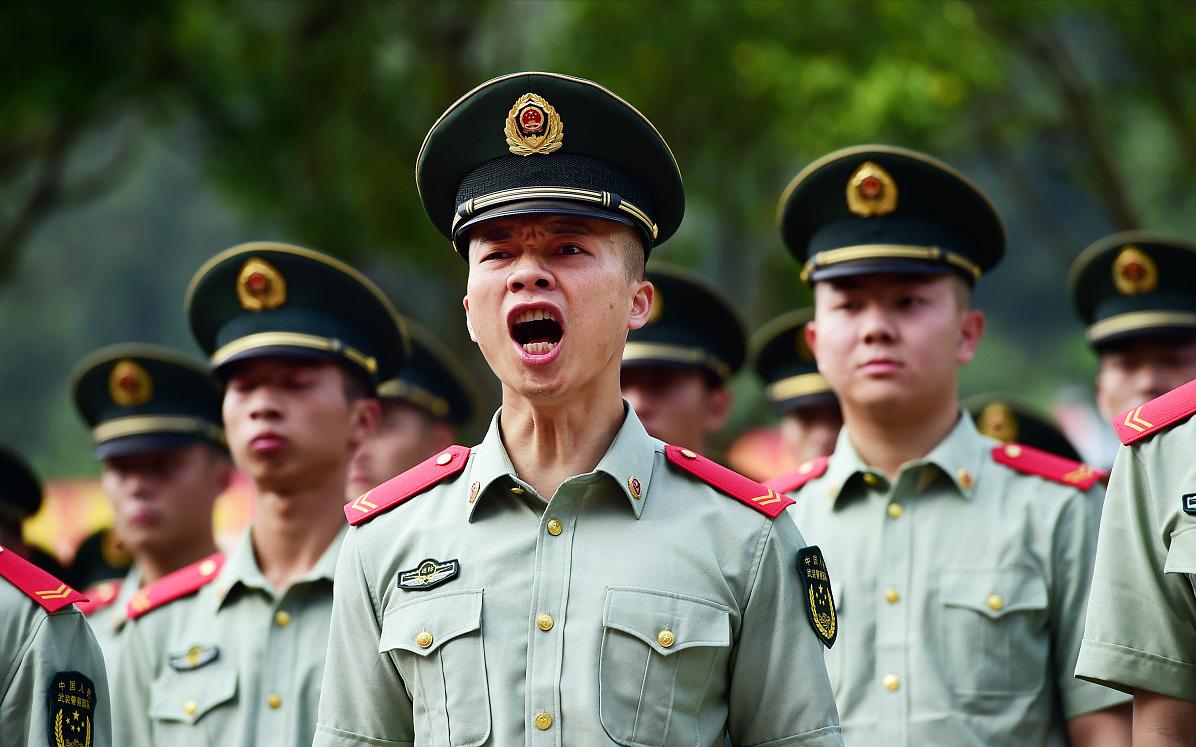 大学生当2年兵考军校有几次机会,大学生当二年义务兵到底值得吗