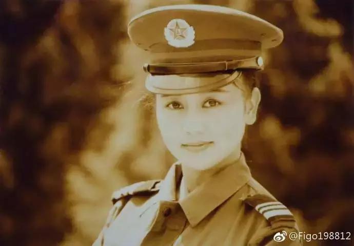 长恶人脸，竟是老婆奴！他拍风月片，被骂低俗，一幅画能卖出80万