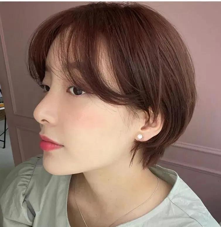 怎样剪刘海扎起来不嫌脸大,剪个刘海拯救一张脸