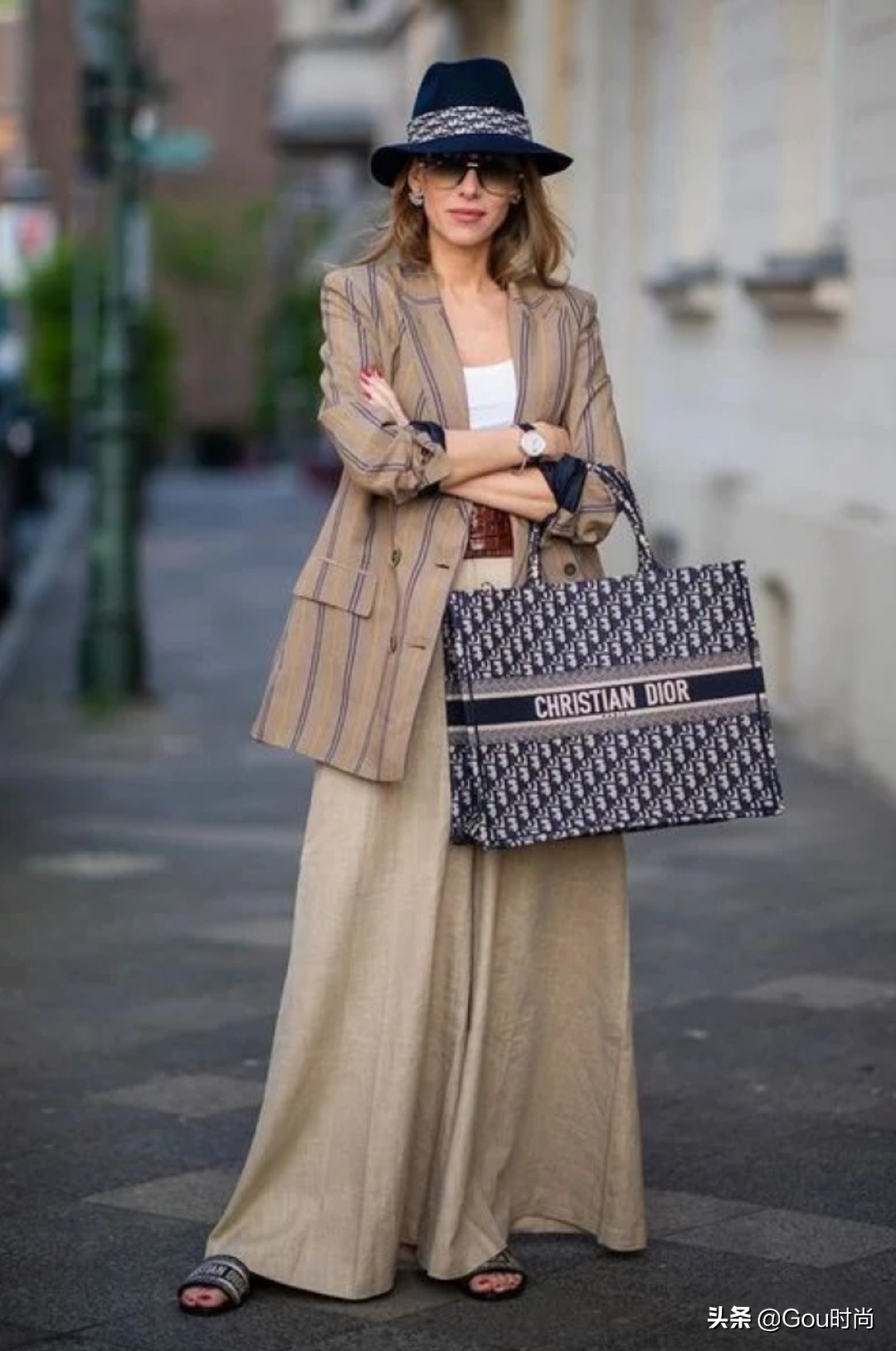 迪奥香奈儿lv为什么这么贵,香奈儿新款女包涨价