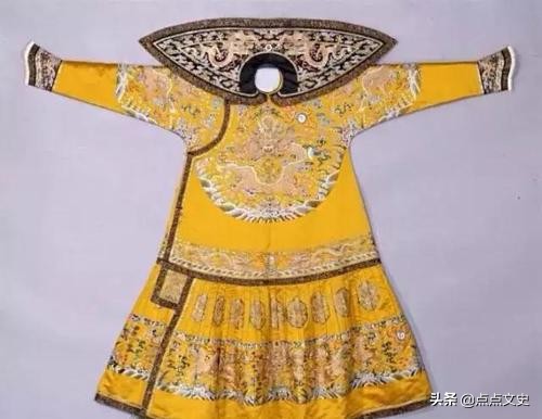 云南少数民族服饰纹样或图腾,苗族图腾纹样图片是怎么刺绣的