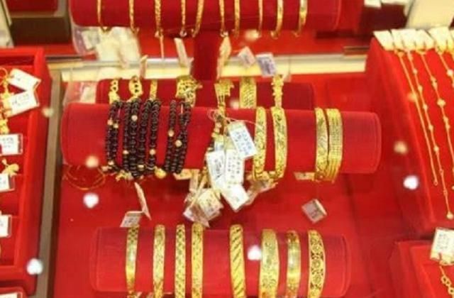 去金店以旧换新时，谨记“3不要”，多亏行内人提醒，差点吃亏