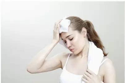 盐治腰疼的最佳方法,腰疼炒盐热敷的正确方法