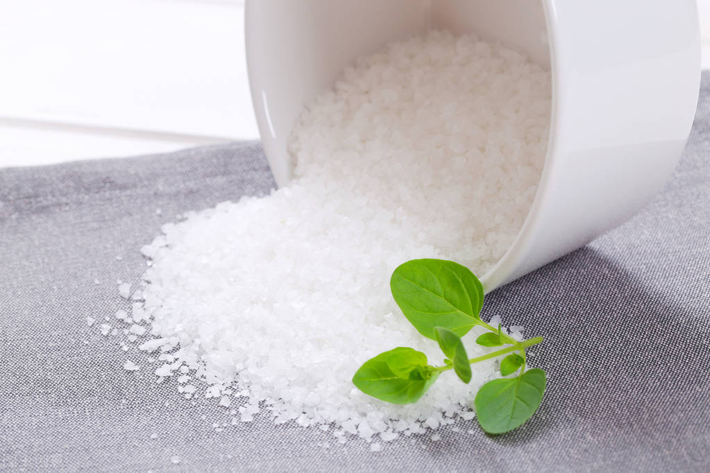 地毯特别脏用什么药水清洗,清洗地毯不得不知的正确清理方法