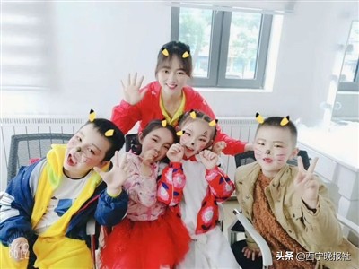 尊师重教功在当代利在千秋,尊师重教勿忘初心铸就千秋伟业