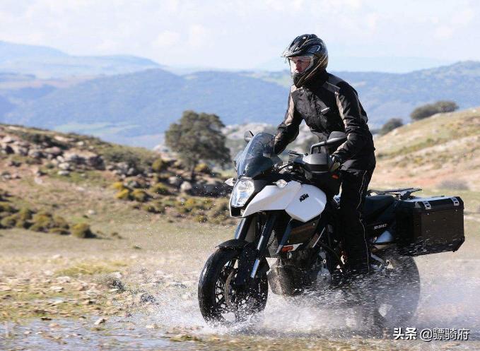 拉力摩托车和其他摩托车的区别,拉力摩托车和巡航摩托的区别