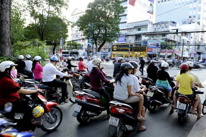 越南游客来中国怎么这么多,去越南旅游的中国游客买买买