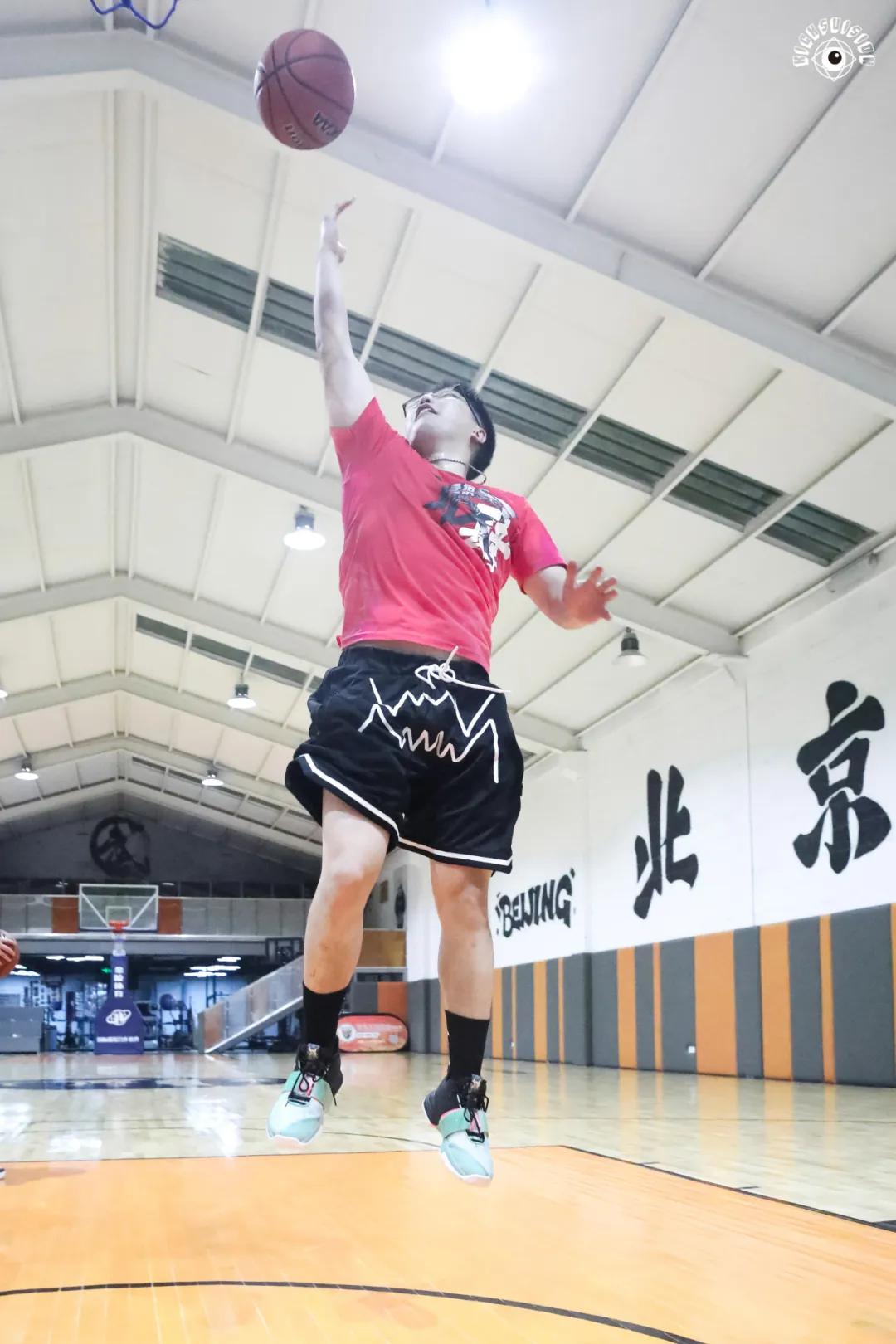 无论是打球还是穿鞋,你都「要疯」一点|KVSN众测