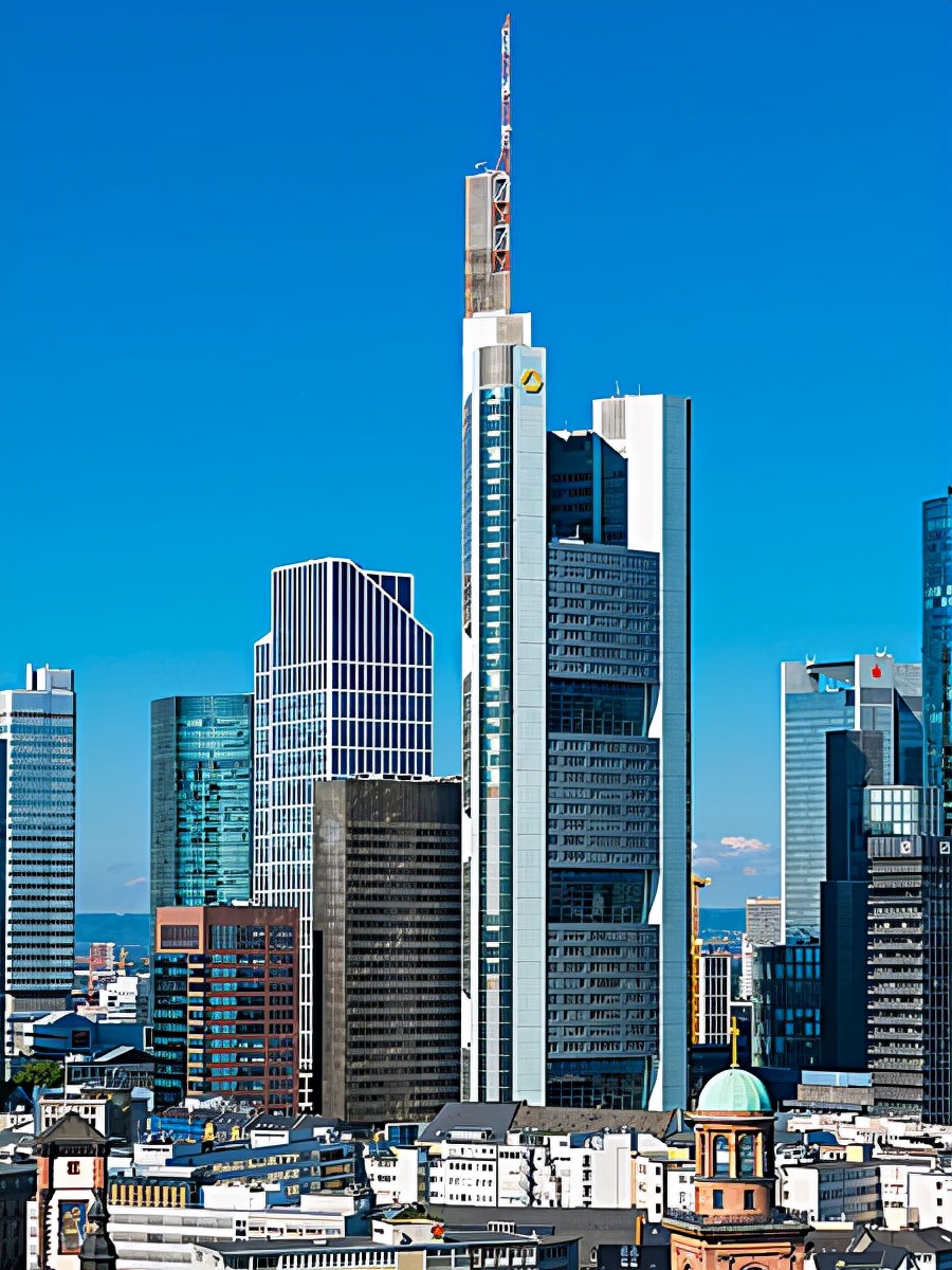 以银行总部看全球GDP前十强——中美摩天楼引领，德意高度均超200