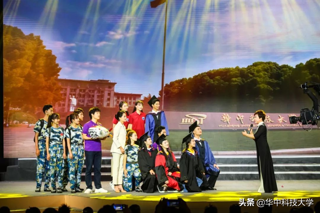 燃爆了！华中科技大学用“宇宙最强音”为祖国打CALL