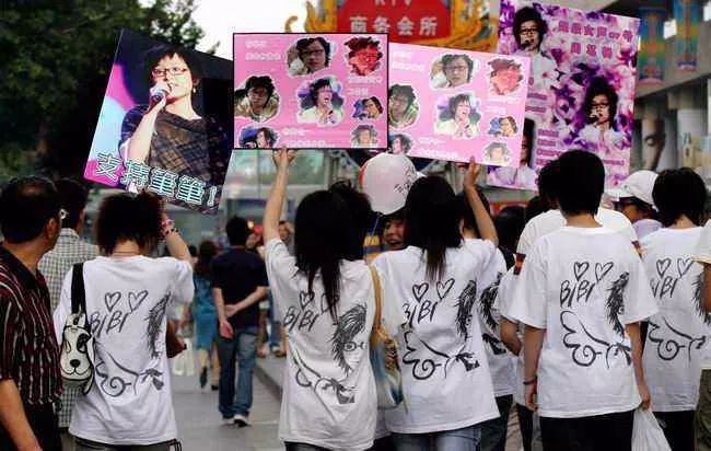 朴树早期视频曝光,朴树沉寂十年现场