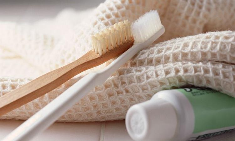 衣服褪色怎么洗变新衣服,旧衣服怎样洗可以变新衣服