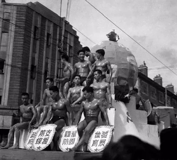 泪崩！1年1张，百年上海，老底子上海人都看哭了！