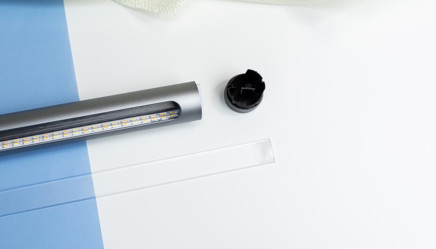 游戏宅的电脑桌面,游戏头戴式耳机rog棱镜s