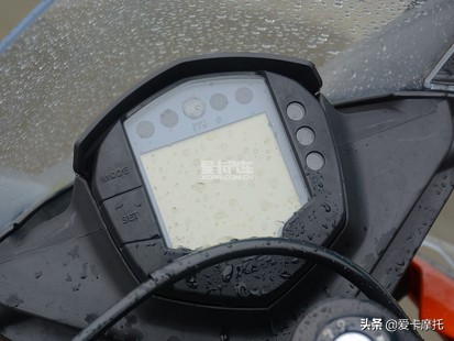 长腿小姐姐骑摩托车,新手的第一辆仿赛摩托车推荐