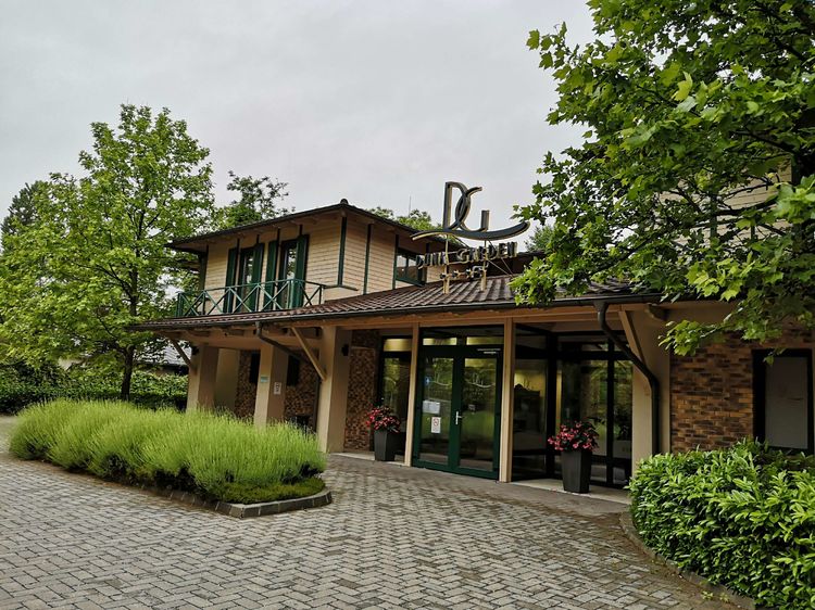 匈牙利的首都,当年陈强曾到此,两个儿子取名“布达”“佩斯”