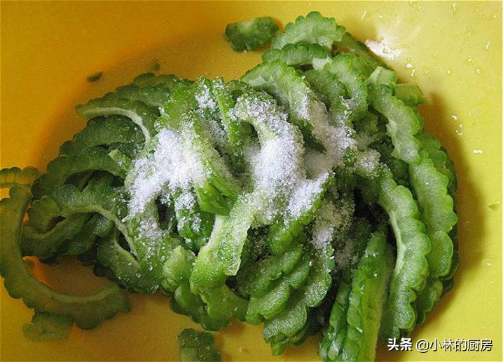 苦瓜怎么去除苦味孕妇,去除苦瓜苦味的小技巧