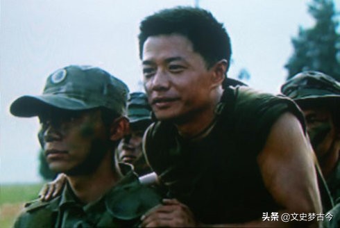 原著中吴哲是上尉还是少校,士兵突击吴哲个人简历