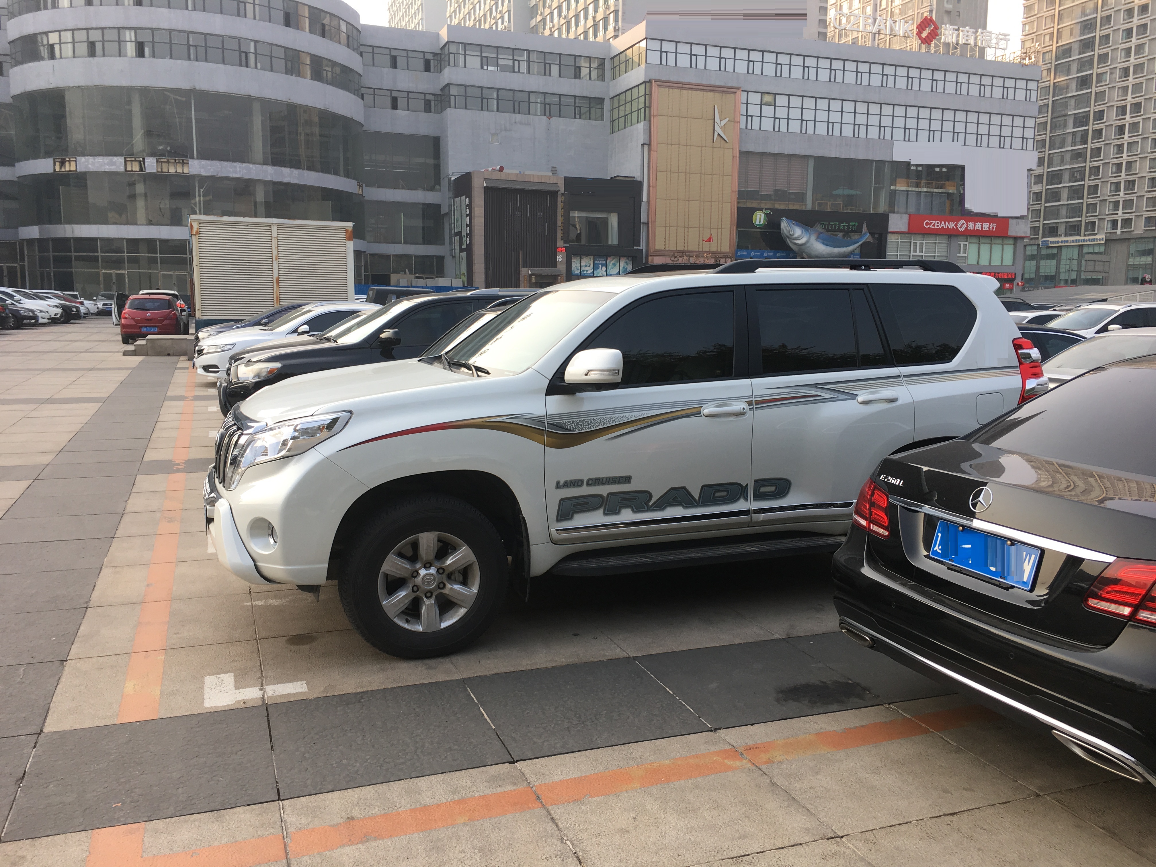 05款普拉多2700改装案例,中东版普拉多2700改装机械增压