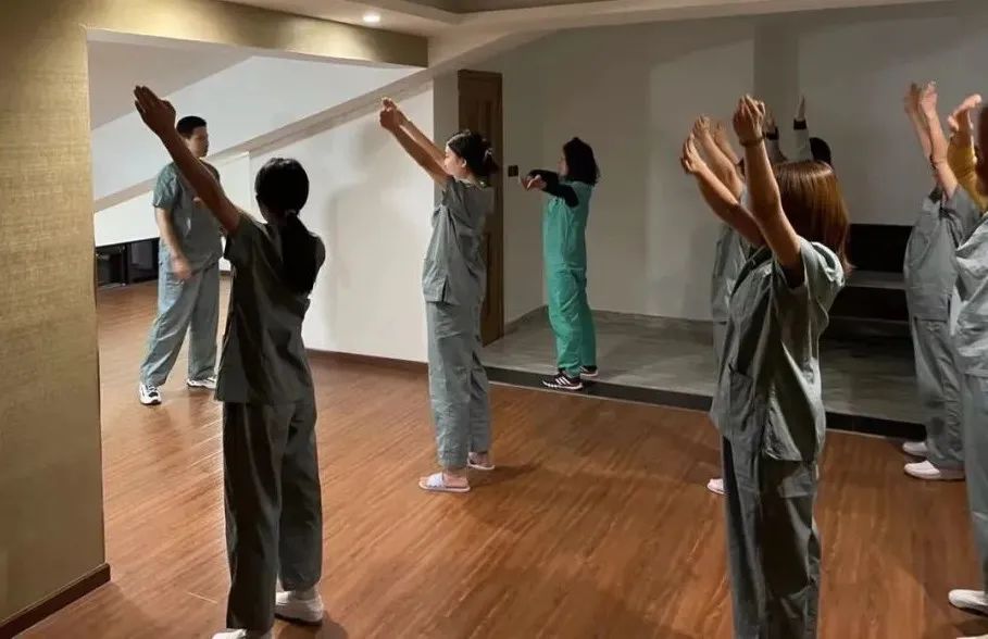 我眼中的玫瑰花记叙文,我眼中的玫瑰作文600字