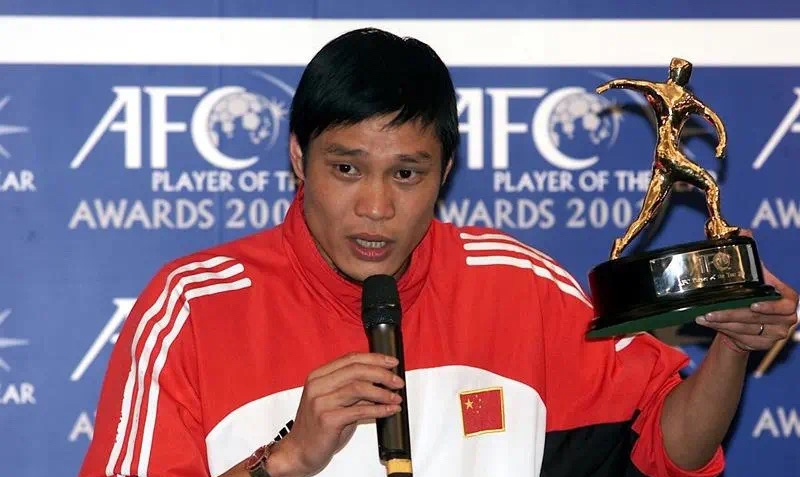 范志毅怎么变成常驻了,范志毅是不是耸肩