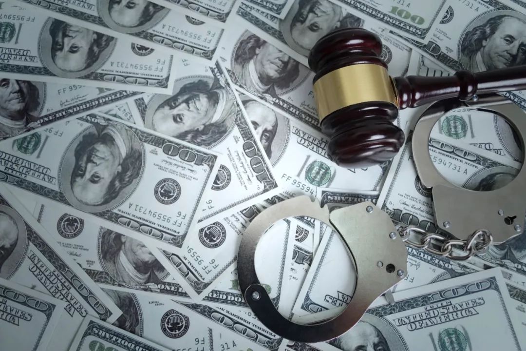 年轻夫妻获利300万,年轻夫妻年收入100万