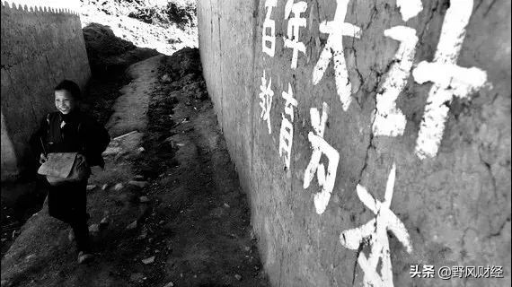 美国为什么发生骚乱会抢劫,为什么美国会骚乱原视频