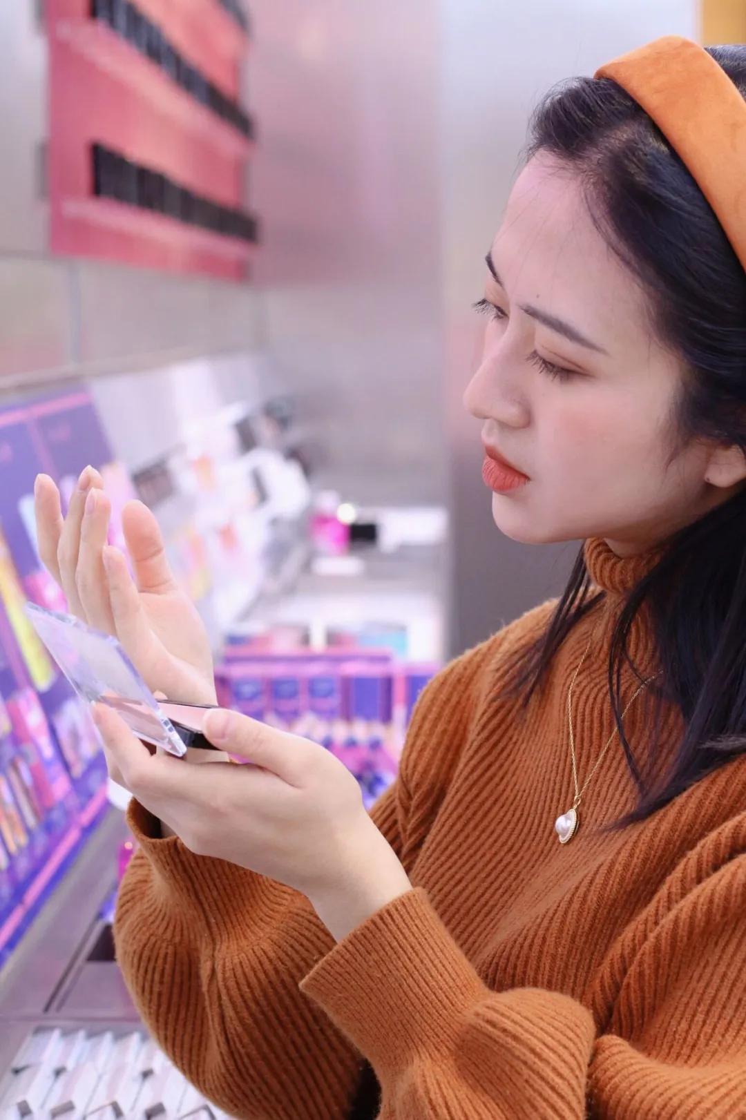 南京彩妆集合店wowcolour,有没有和wowcolour差不多的彩妆店