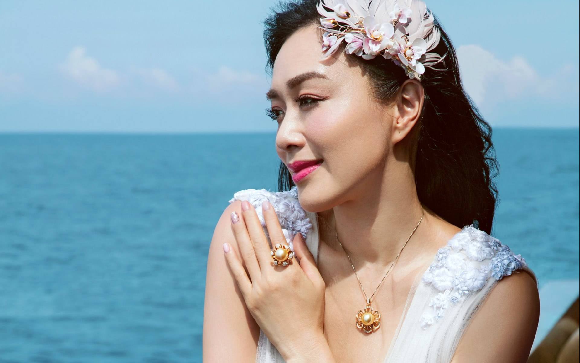 钟丽缇大女儿晒美照身材不输妈妈,钟丽缇女儿惊艳全部照片