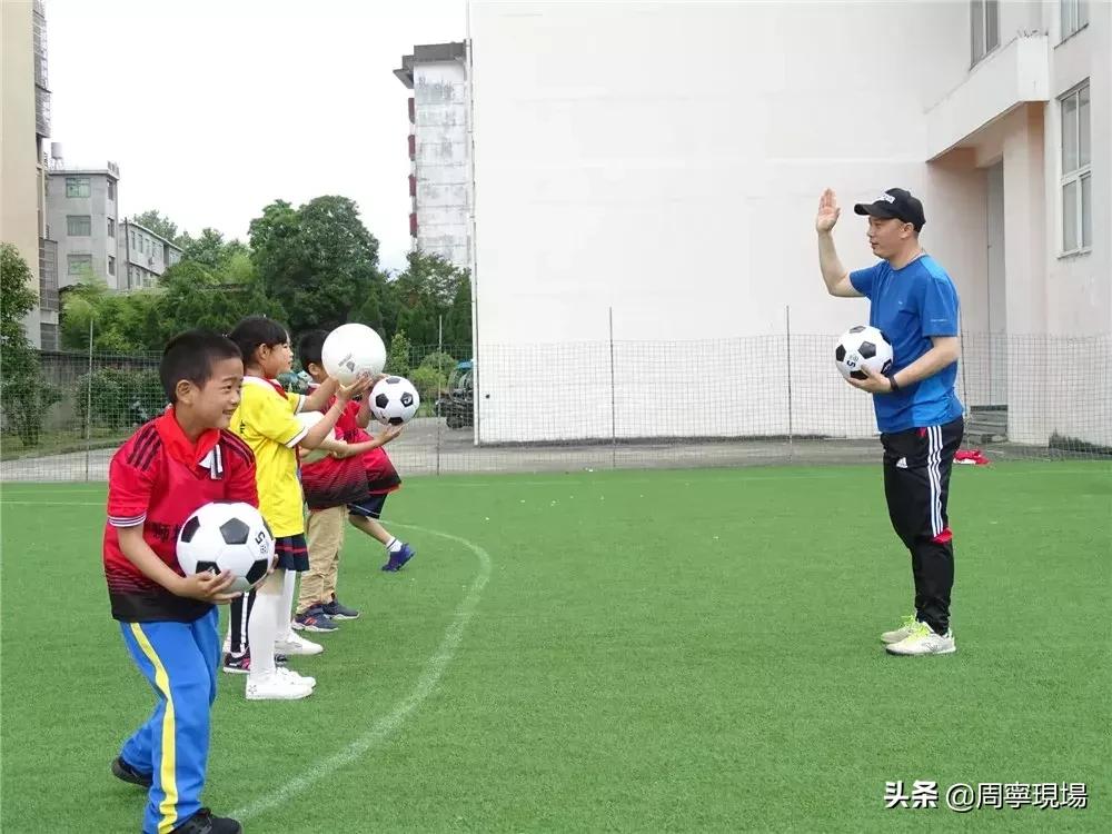 周宁县三小,爱心足球慈善公益行走进乡村小学