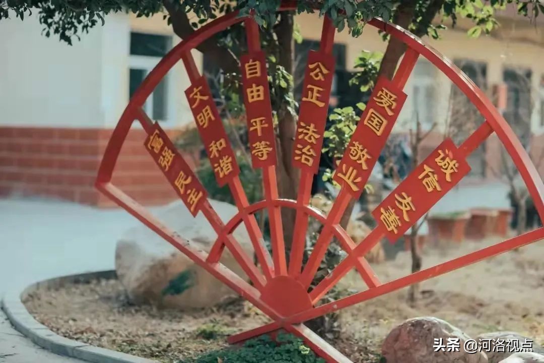 洛阳市第一实验小学校长李青青,洛阳市实验小学校长李青青简历