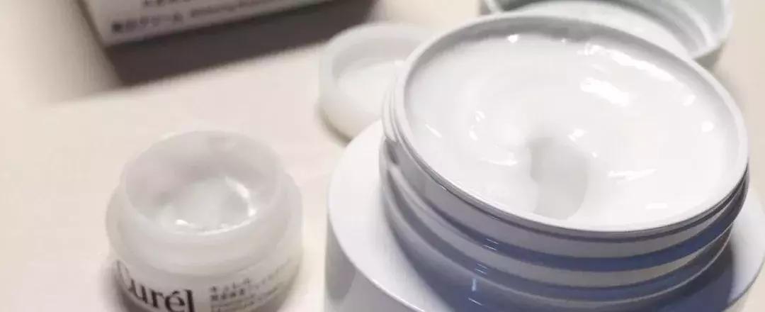 适合25岁面霜性价比,25岁的女生用什么面霜比较好