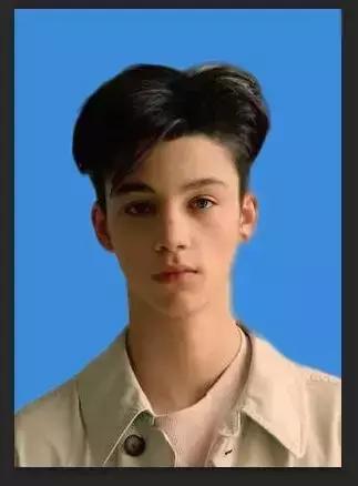 ps一寸证件照填充后尺寸变大,ps如何给证件照换底色ps教程