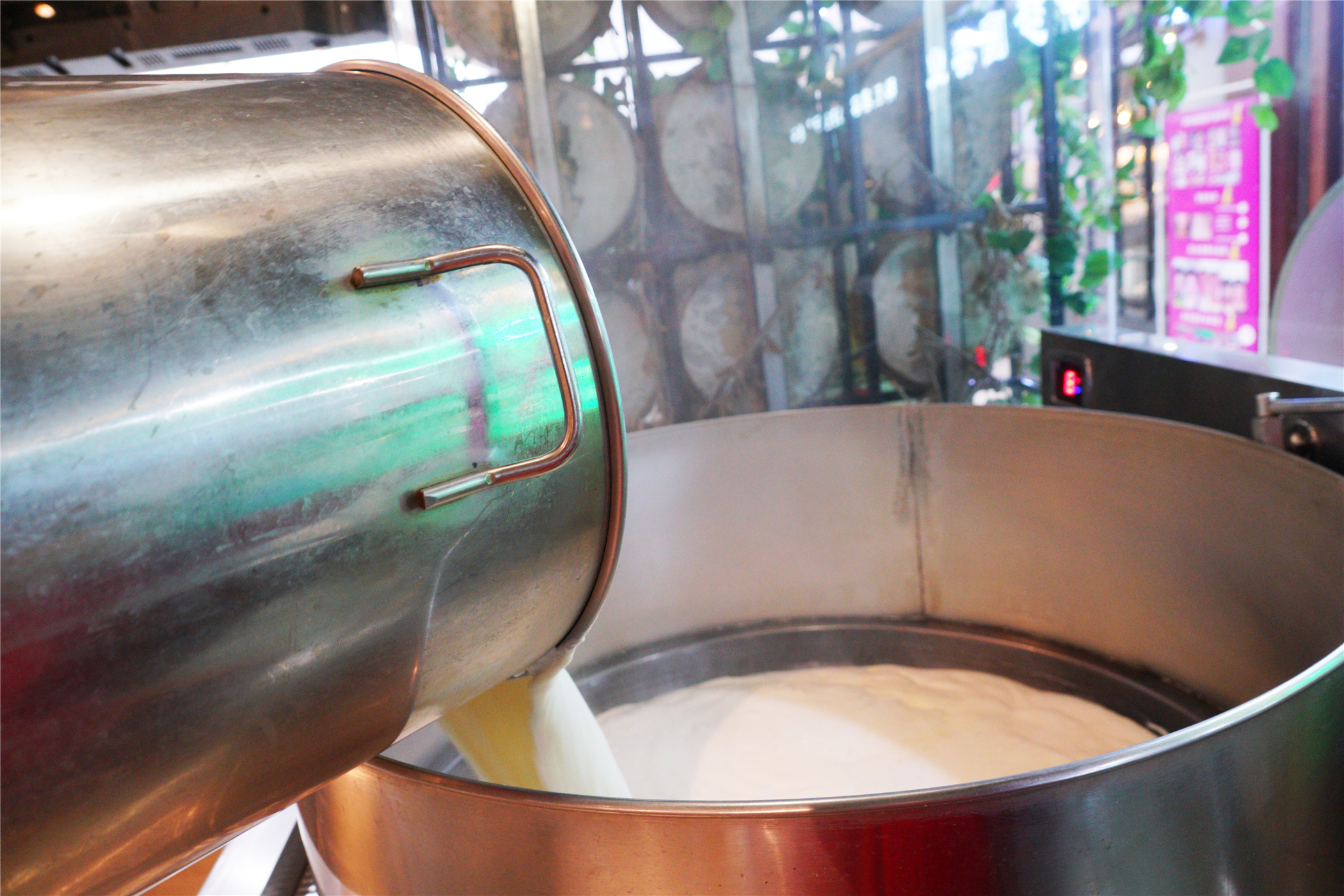 来三亚为什么不能吃椰子鸡,去三亚别忘了吃海鲜