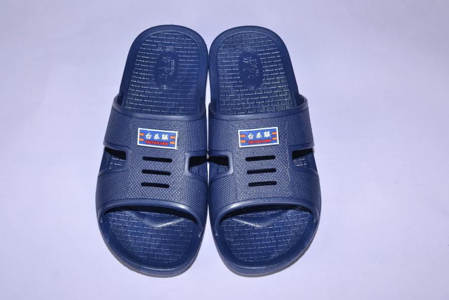 拖鞋坏了可以扔一只吗,拖鞋坏了扔垃圾桶