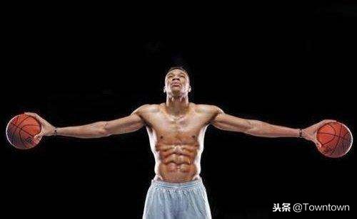 扬尼斯阿德托昆博打控卫,2k20扬尼斯阿德托昆博建模